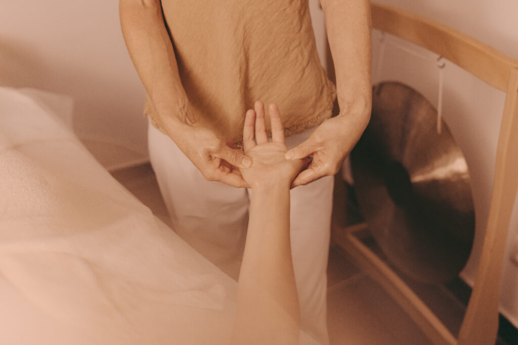 photo de massage des mains